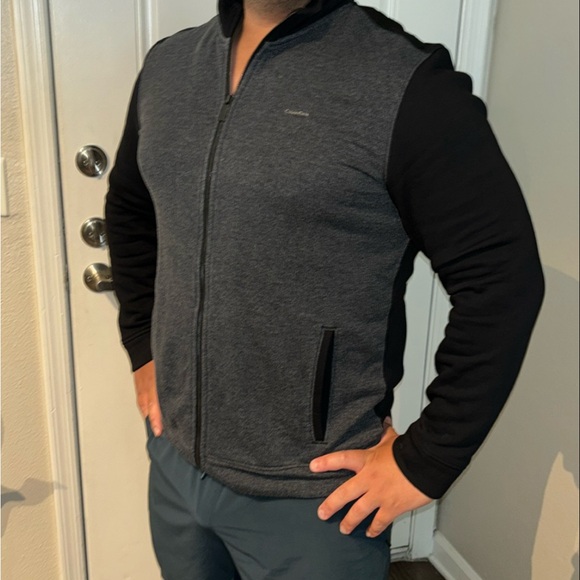 𝐂𝐚𝐥𝐯𝐢𝐧 𝐊𝐥𝐞𝐢𝐧 - Picture 1 of 3